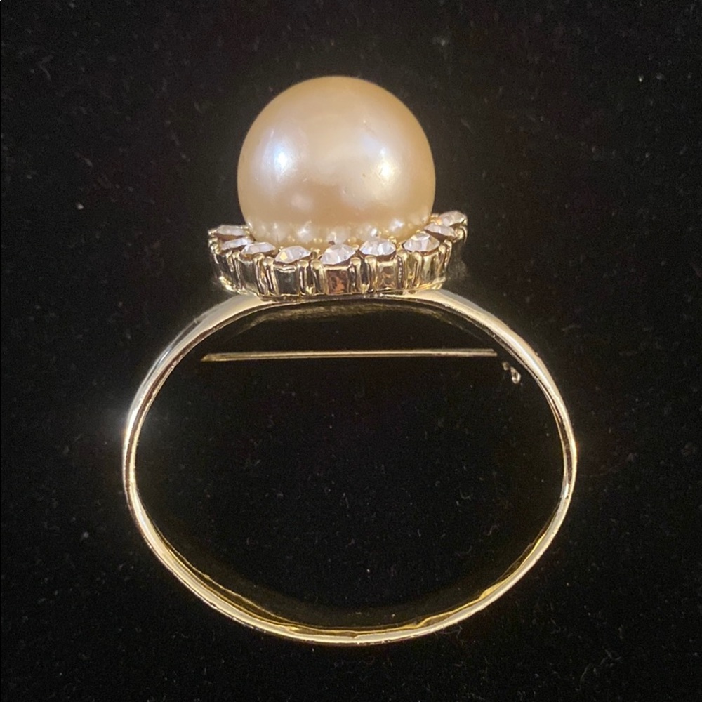 Elegant AJC Gold-tone Pearl Ring Brooch